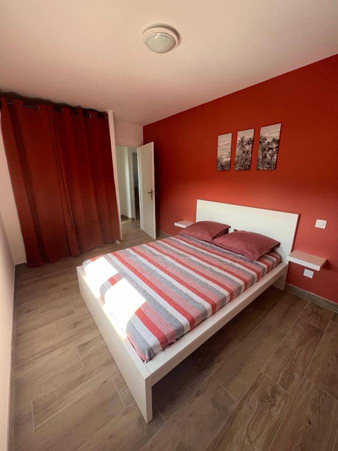 Location de vacances pour 8 personnes, avec vue ainsi que piscine et jardin à Saint-Jean-Lasseille - 4