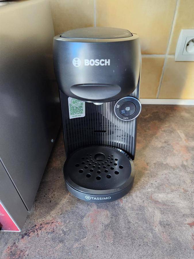 Location de vacances pour 6 personnes, avec jardin ainsi que vue et piscine à Saint-Étienne-de-Fontbellon - 2