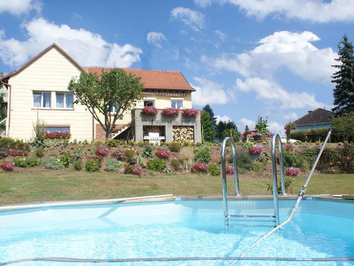 Gîte pour 2 personnes, avec piscine et jardin en Alsace
