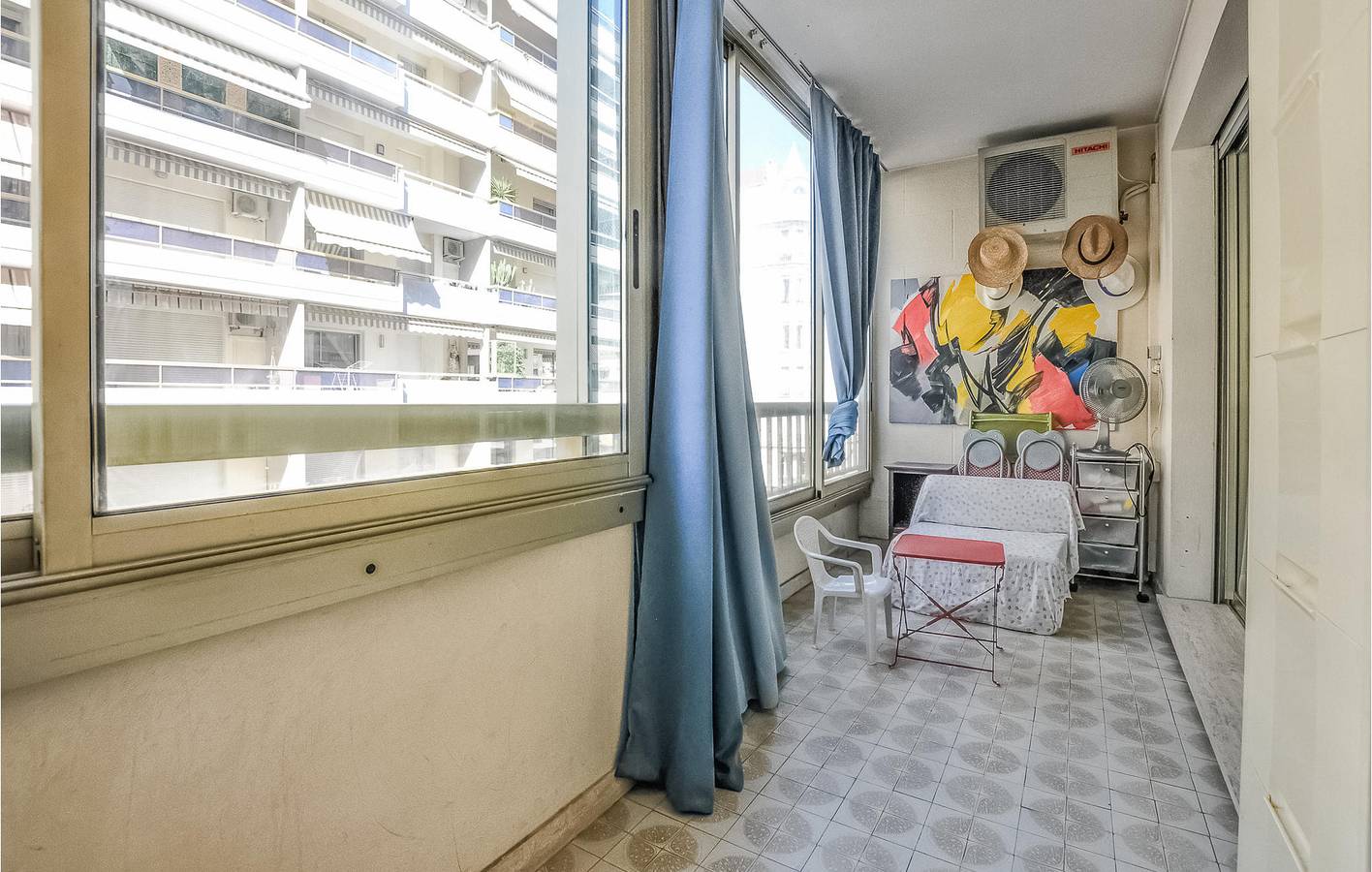 Appartement de vacances entier, Cool Terrace Retreat : 1,5 km de Handi plage in Cannes, Région de Cannes