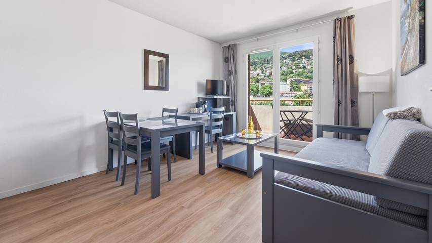 Appartement de vacances pour 4 personnes, avec piscine et balcon