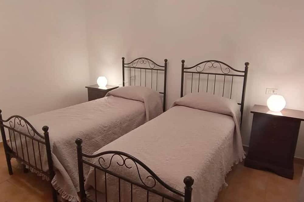 Ganze Wohnung, Tranquil location with views of Lake Trasimeno! - in Passignano sul Trasimeno, Lago Trasimeno
