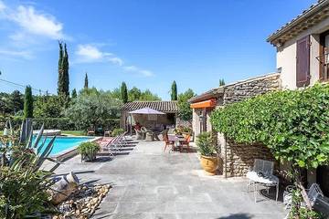 Maison De Vacances pour 10 Personnes dans Robion, Parc naturel régional du Luberon, Photo 1