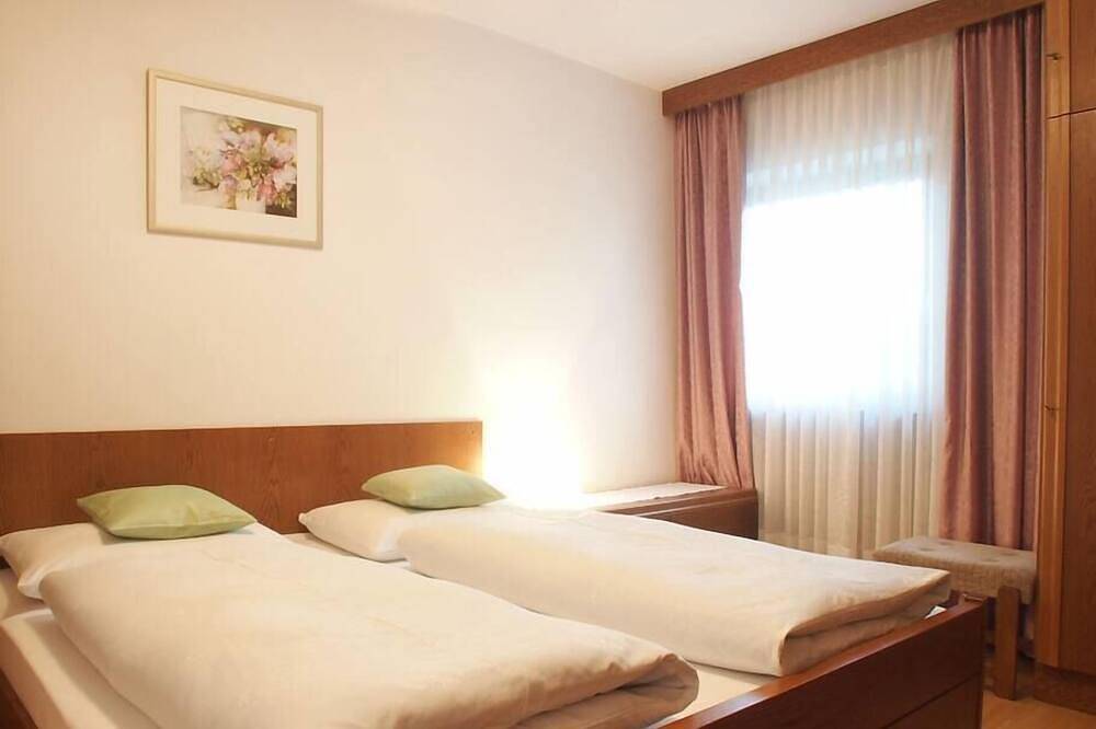 Entire apartment, Large appartment with garden and terrace by Tamanhof in St. Georgen, Bruneck