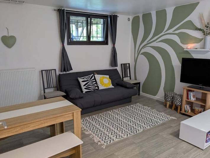 Gîte pour 6 personnes, avec terrasse et jardin à Pommeuse