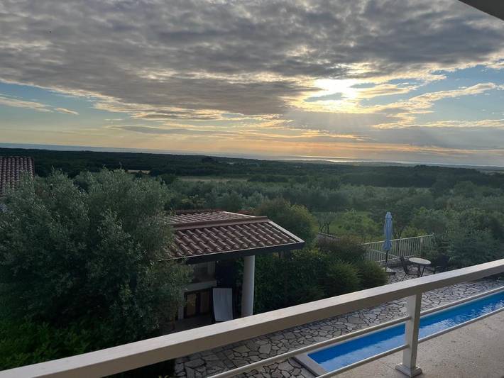 Villa pour 8 personnes, avec jardin ainsi que vue et piscine à Barat - 3
