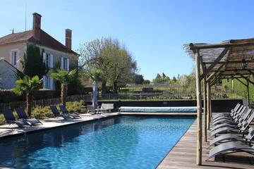 Gîte pour 5 personnes, avec jardin et piscine ainsi que terrasse et jacuzzi à Saint-Martin-de-Gurson