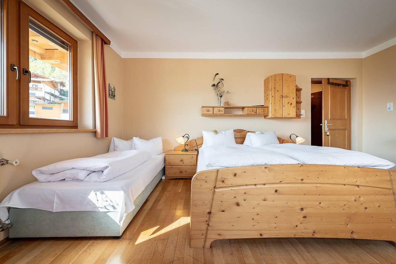 Ganze Ferienwohnung, Dreibettzimmer in Stans, Tiroler Unterland