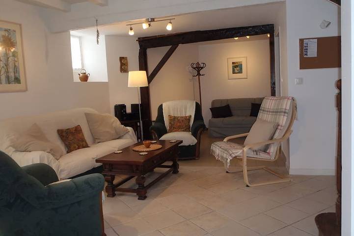 Casa de Pescador con Wifi y vistas al puerto. in Mortagne-sur-Gironde, Saintes region