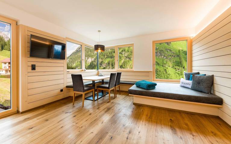 Ferienwohnung für 6 Personen, mit Sauna und Ausblick sowie Garten in Warth - 4