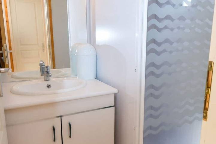Gîte pour 5 personnes, avec jardin ainsi que piscine et terrasse, animaux acceptés à Les Tourrettes - 4