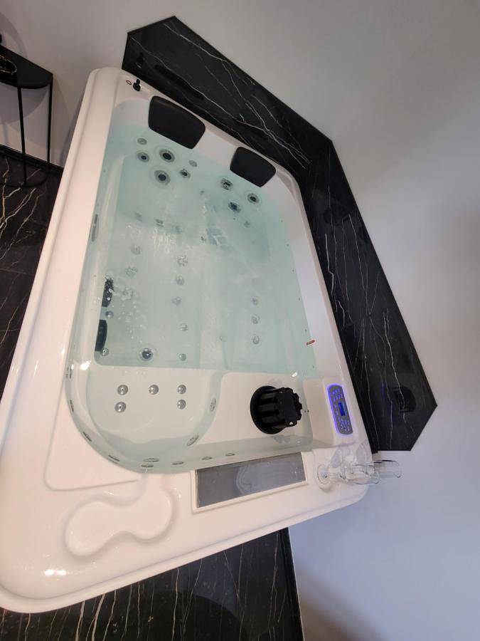 Gîte pour 2 personnes, avec jacuzzi à La Bouille - 2