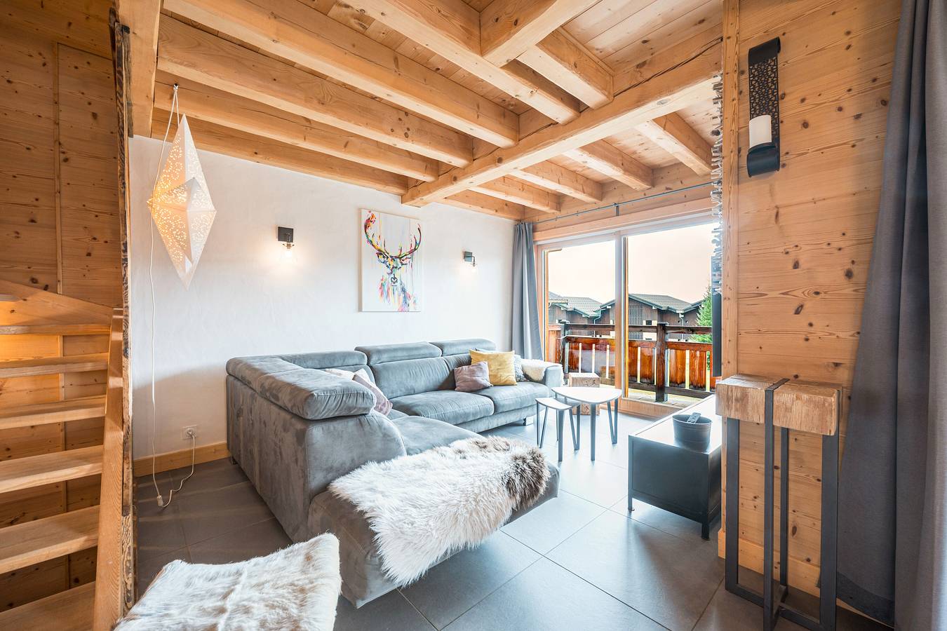 Appartement entier, Appartement "Chalet A - o Saisies" avec vue sur les montagnes, terrasse privée et Wi-Fi in Les Saisies, Région d'Albertville