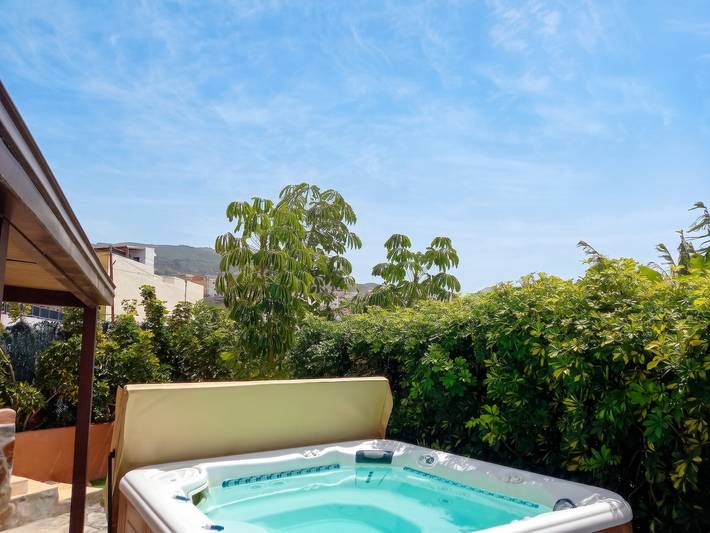 Location de vacances pour 4 personnes, avec Jacuzzi ainsi que Terrasse et Jardin dans Los Menores - 4