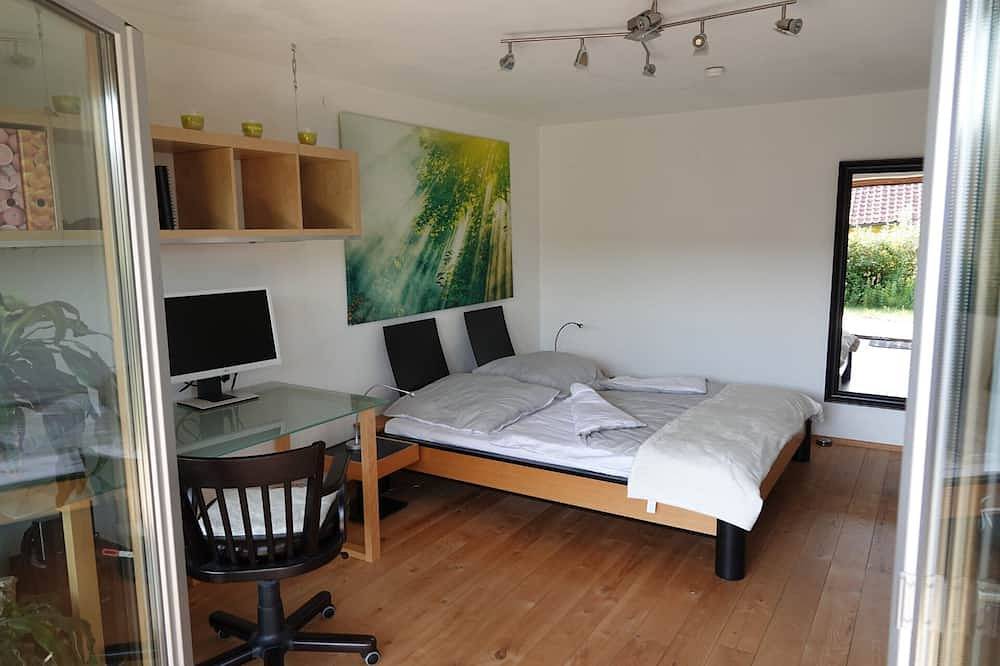 Ganze Wohnung, Ferienwohnung am Atelier Simon , ruhige sonnige Sw-Terassenwohnung (67qm) in Pähl, Ammersee