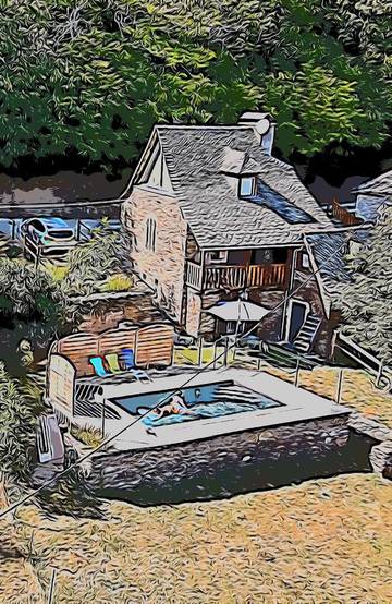 Gîte pour 4 personnes, avec piscine ainsi que jardin et vue, animaux acceptés à Cassaniouze