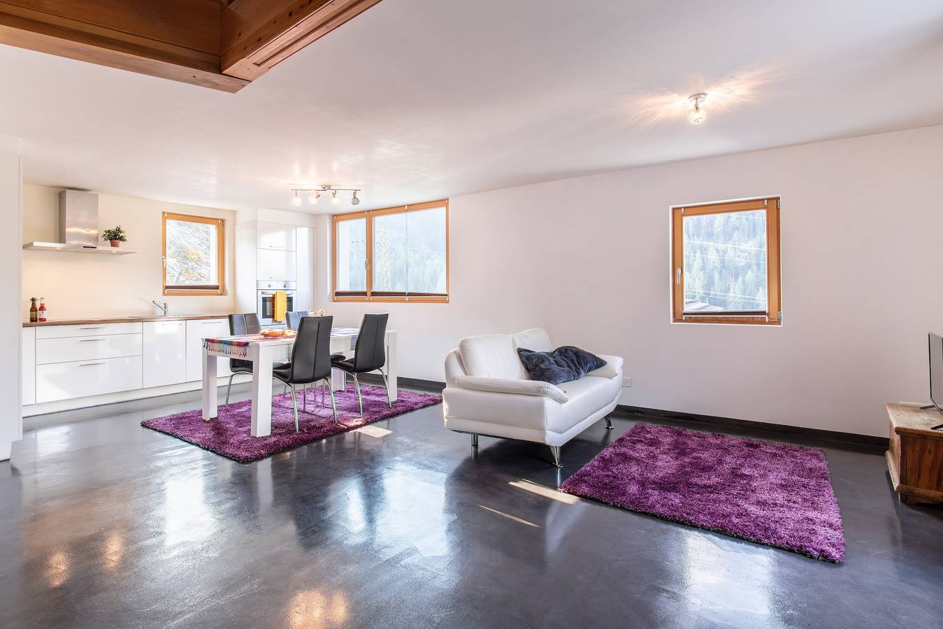 Ganze Wohnung, Chasa Sampuoir: Hüttenfeeling und modern in der 4.5-Zimmer-Maisonette-Wohnung in Ardez, Unterengadin