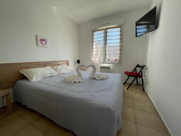 Gîte pour 4 personnes, avec piscine ainsi que terrasse et vue, animaux acceptés dans Plage Venga Di L Oru Santa Maria Poggio - 4