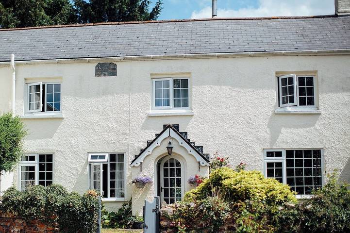Glamping for 21 people, with garden in Exmoor