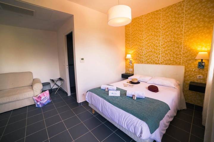 Club vacances pour 2 personnes, avec sauna ainsi que jacuzzi et jardin dans le Var - 4