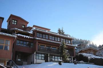 Hôtel pour 4 personnes, avec piscine et sauna, animaux acceptés dans Les Carroz