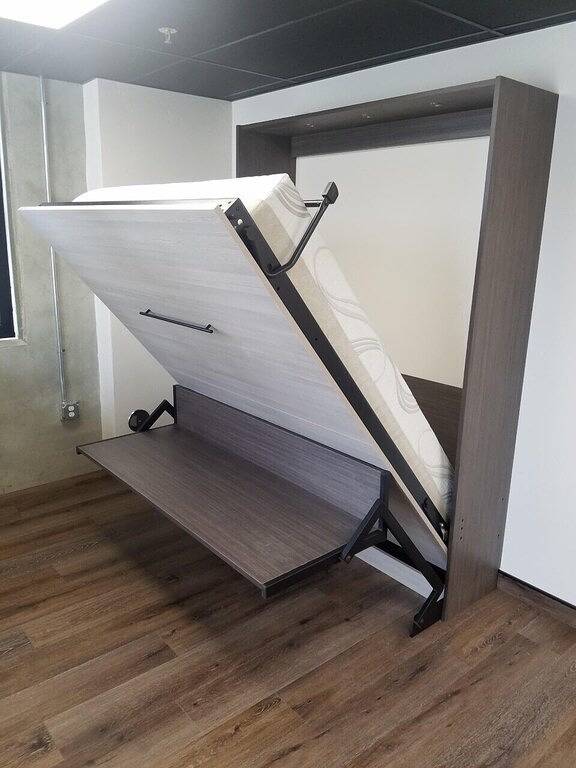 Vacation rental for 4 people, with yard and hot tub in Baltimore