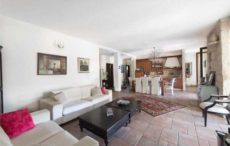 Gemütliche 240 m² große Ferienwohnung mit Pool, WLAN und nur 700 m vom Strand Podvrške entfernt in Općina Murter-Kornati, Murter