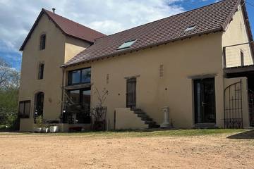 Location de vacances pour 20 personnes, avec jardin et terrasse à Barrais-Bussolles