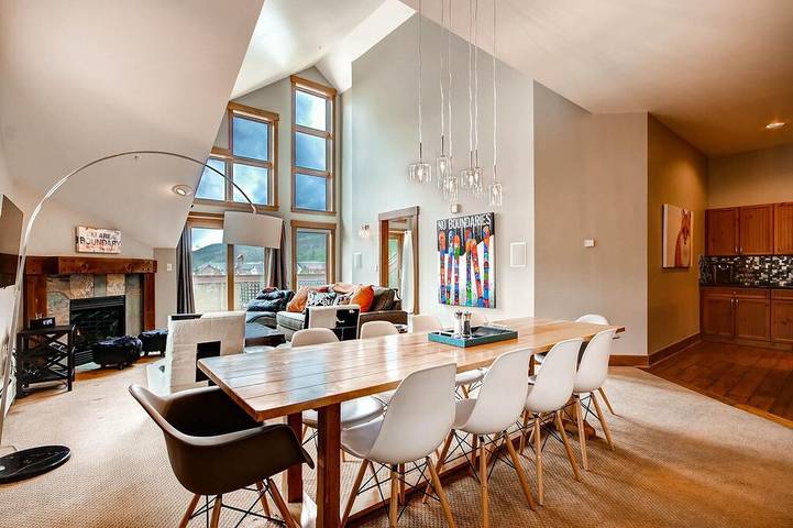 Vacation rental for 12 people, with pool and balcony as well as hot tub in Keystone