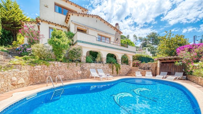 Villa "Costacabana - Cleo" con vistas al mar, piscina privada y Wi-Fi in Lloret de Mar, Costa Brava