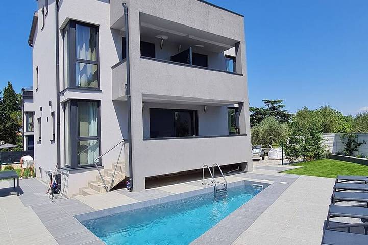 Ferienhaus für 8 Personen, mit Balkon und Sauna in Funtana