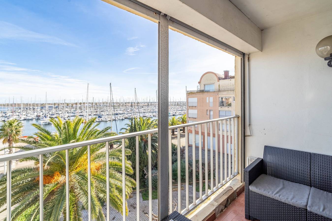 Geheel appartement, Appartement 'Vue Mer' met zeezicht en airconditioning in Gruissan (Ville), Gruissan