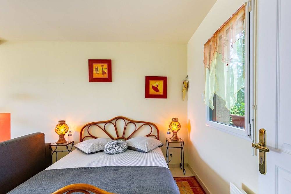 Apartamento entero, Hermoso apartamento para 2 personas con Wifi, Tv, patio, mascotas permitida y aparcamiento in Plougonvelin, Región de Brest