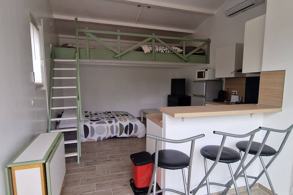 Sunny Home / Studio All Equipped in Cuges-les-Pins, Marseille region