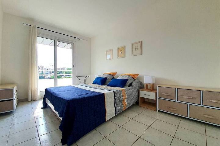 Gîte pour 4 personnes, avec balcon dans Gare D Antibes - 3