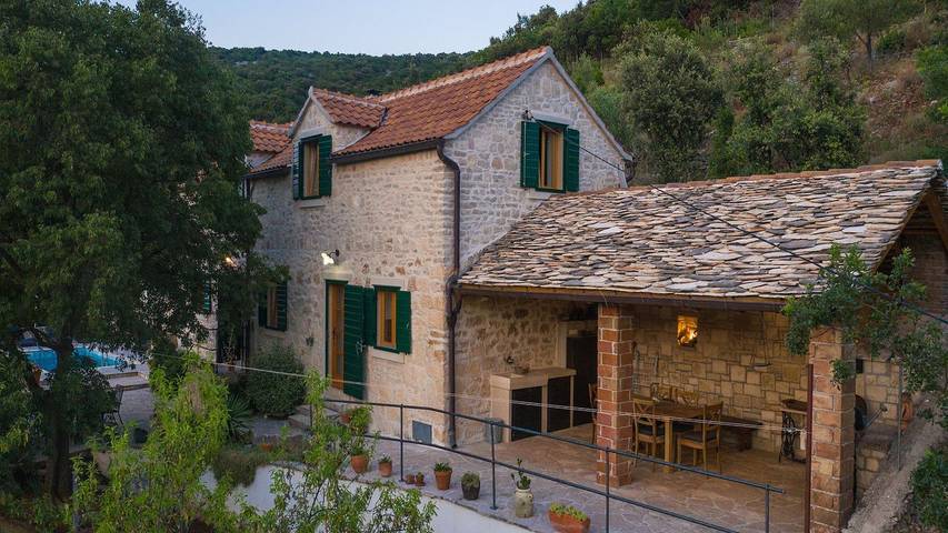 Holiday rental for 7 people, with pool and terrace in Brac