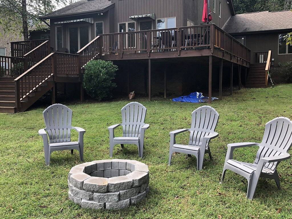 Big water Lake Wylie views on quiet cove, private acre property near Belmont in Gaston County