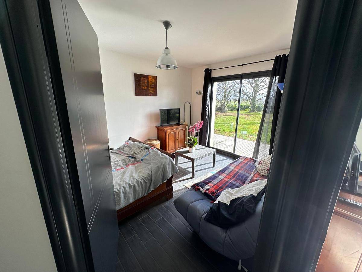 Appartement de vacances entier, Double Room with Garden View in Panazol, Région de Limoges