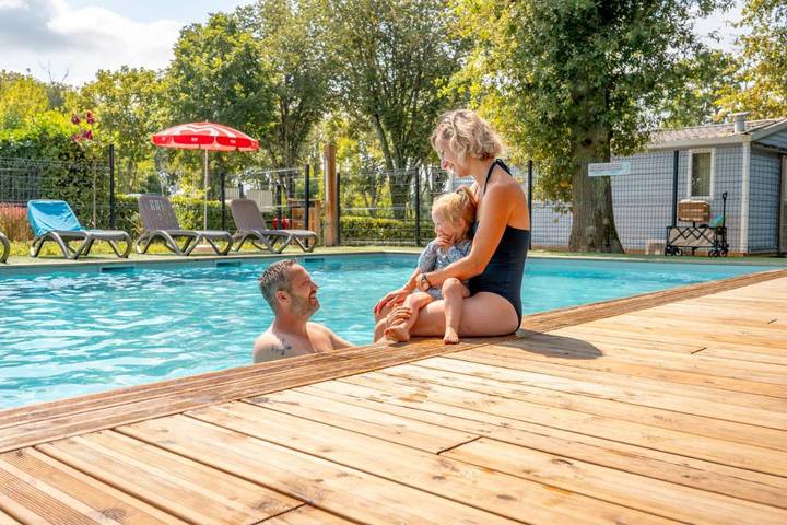 Hôtel pour 4 personnes, avec Terrasse ainsi que Piscine et Vue à Salies-de-Béarn - 4
