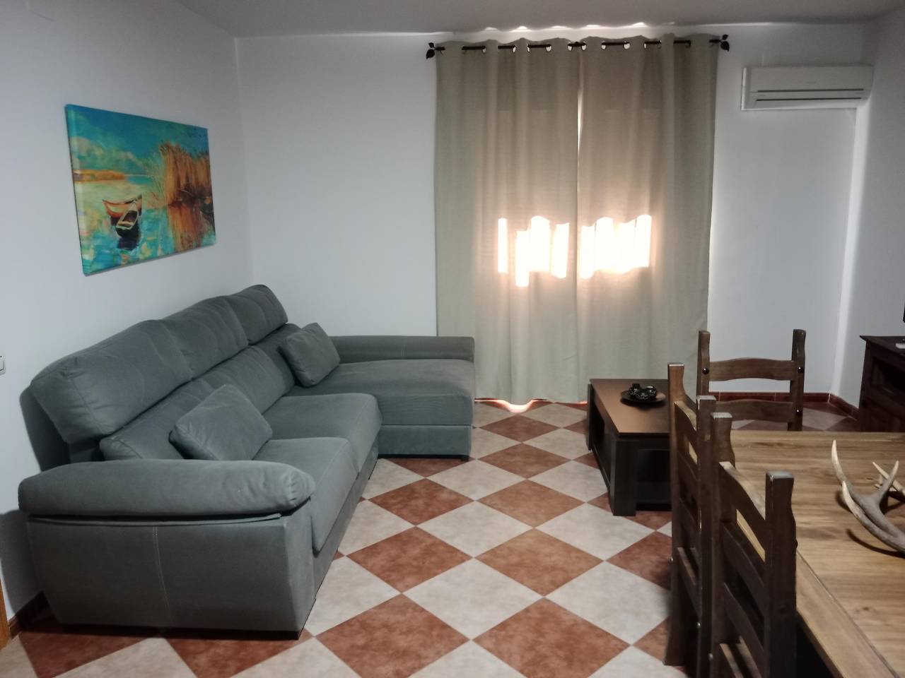 Casa de vacaciones Nuevas Poblaciones con vistas a la montaña, piscina y Wi-Fi in Santa Elena, Sierra Morena