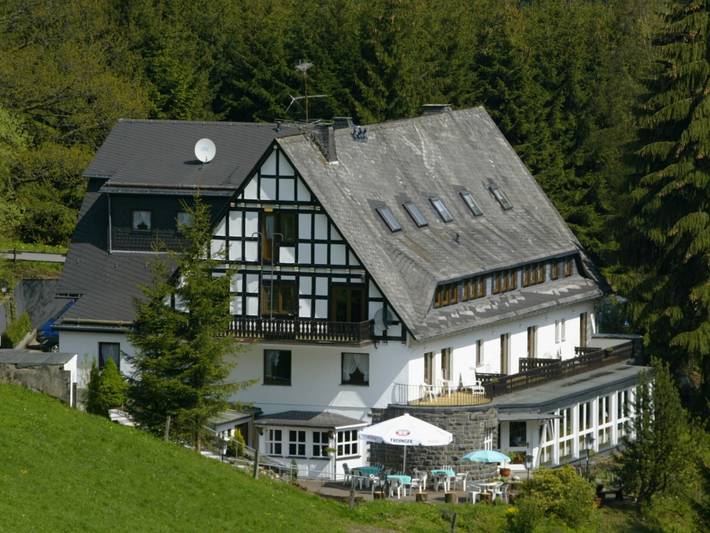 Ferienhaus für 30 Personen, mit Balkon und Terrasse in Winterberg