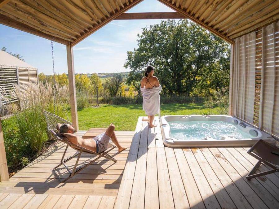 Damona Lodges - Lodge 4 persons - Lodge Ethnique 1 bedroom + sofa bed living room in Vairé, Loire Valley