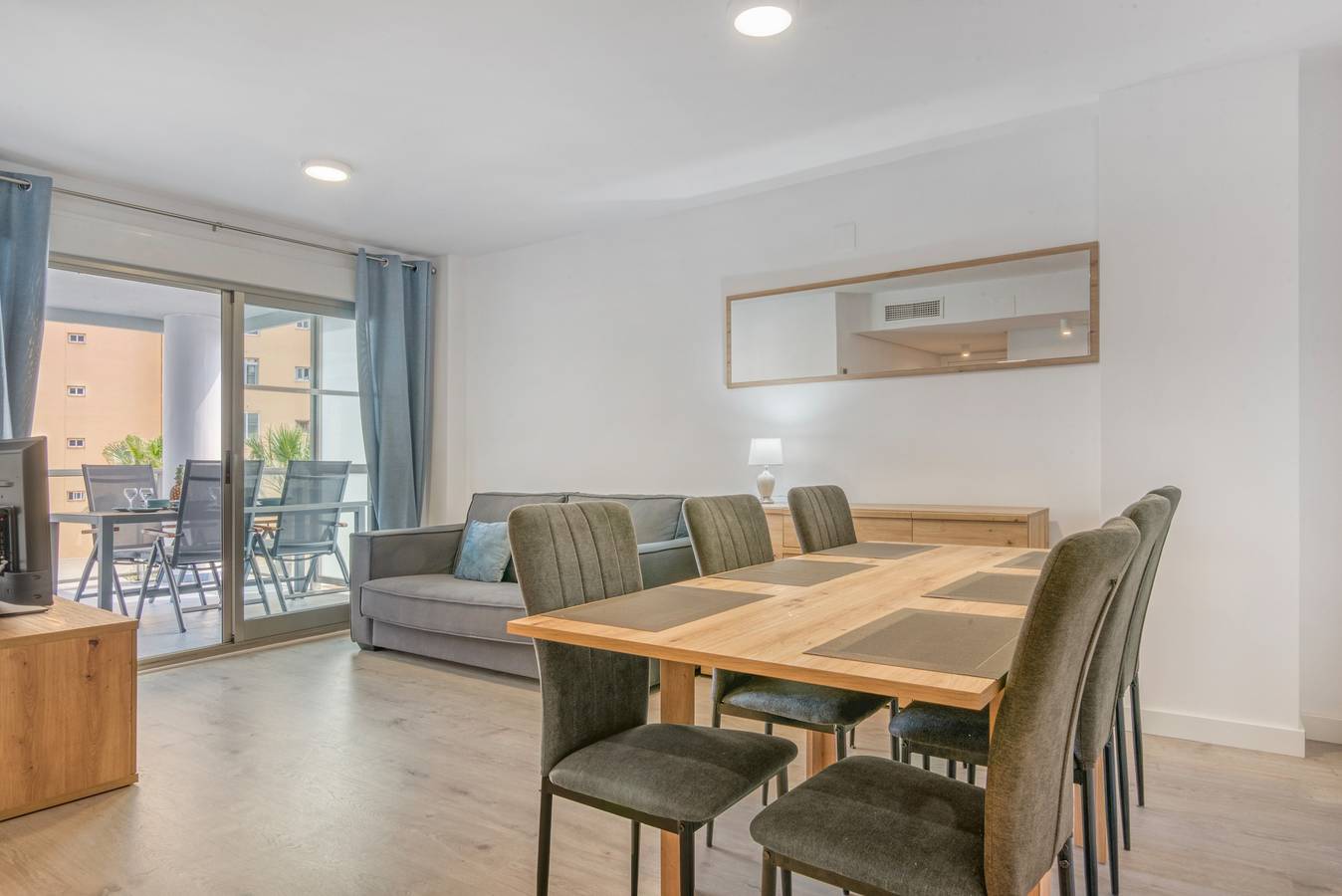 Apartamento inteiro, Apartamento 'Familiar En Calpe' com vista para o mar, Wi-Fi e ar condicionado in Playa la Fossa, Calpe