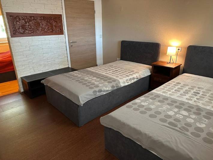 Ferienwohnung für 3 Personen, mit Balkon und Ausblick in Felsberg