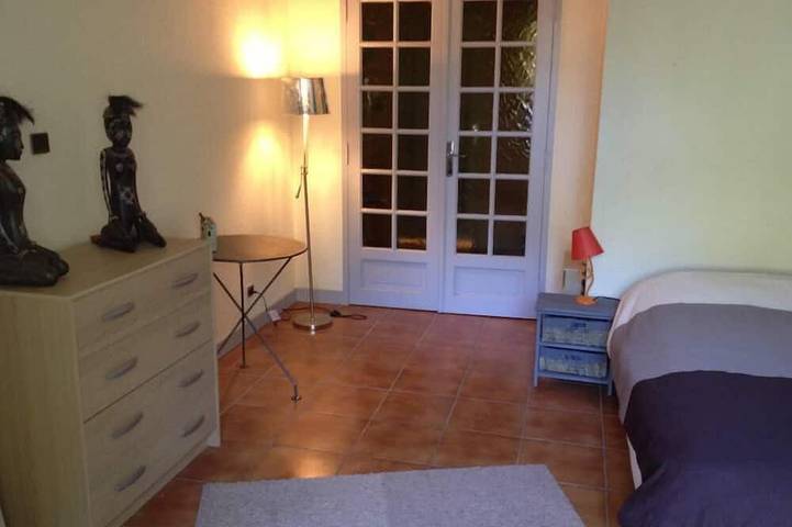 Location de vacances pour 8 personnes, avec jardin à Arpaillargues-et-Aureillac - 2