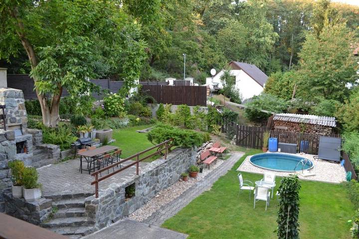 Location de vacances pour 6 personnes, avec jardin ainsi que piscine et vue à Tábor - 4