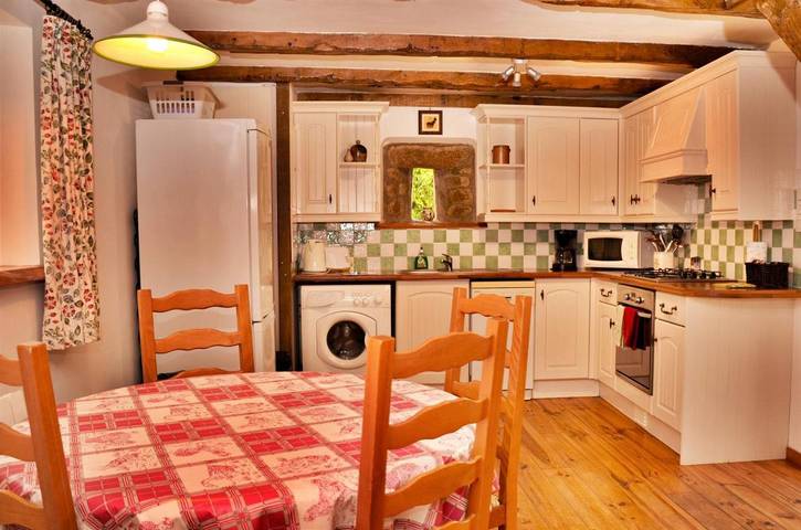 Location de vacances pour 4 personnes, avec vue ainsi que jardin et piscine à La Vraie-Croix - 2