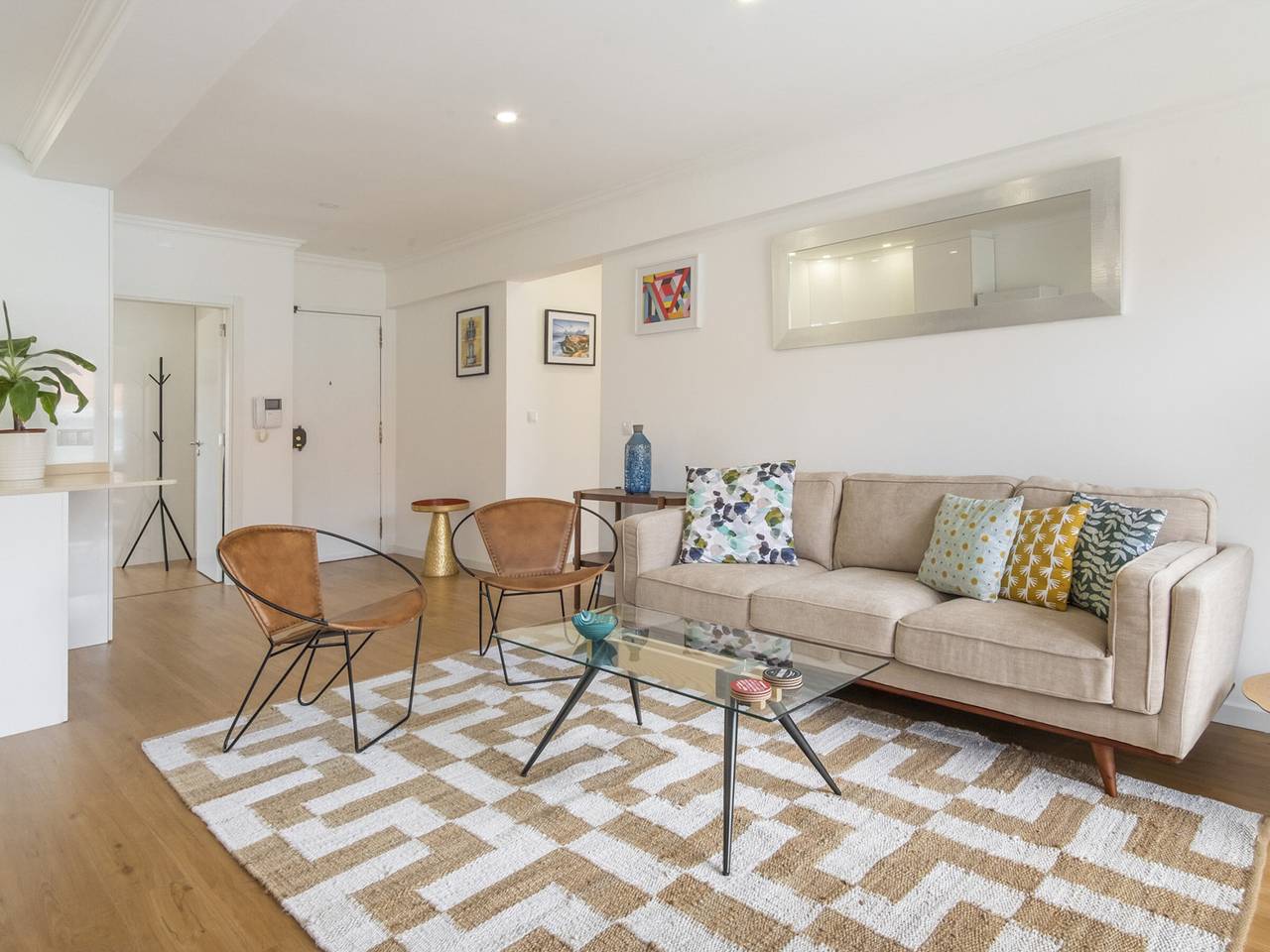 Apartamento inteiro, Apartamento de férias para 10 pessoas com varanda in São Mamede, Lisboa