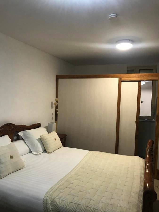 Double Room with Private Bathroom in Narbonne, Côte méditerranéenne (France)