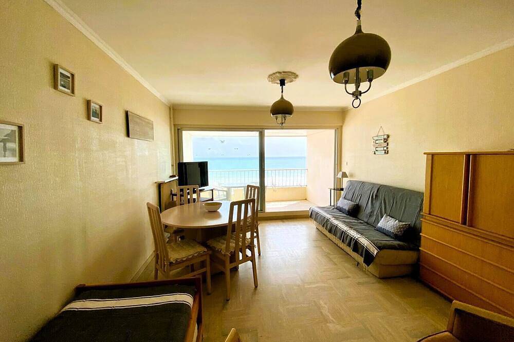 Entire apartment, Le Petit Foch - Facing the beach in Les Sables-d'Olonne, Vendée